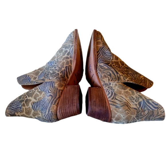 Free People Animal Charm Animal Print Double V Bootie Multi Print Size 38.5 - Picture 7 of 10
